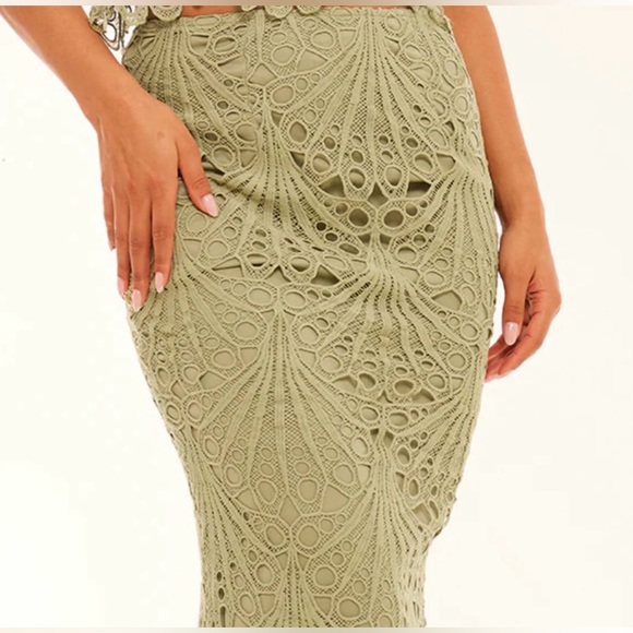 PrettyLittleThing Lace Skirt - Picture 9 of 11